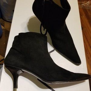 Authentic  GUCCI black suede boots great shape 39